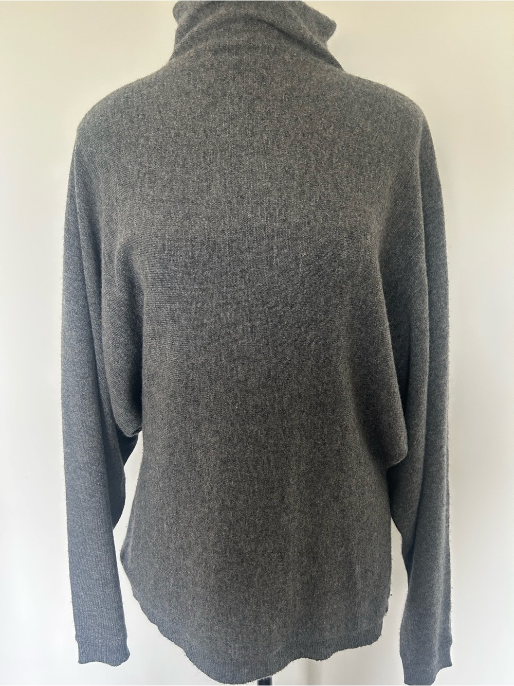 Saks Fifth Avenue 100% Cashmere Gray Turtleneck Sweater
